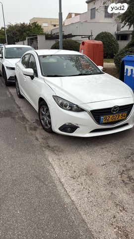 מודעת רכב מאזדה 3