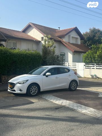 מודעת רכב מאזדה 2