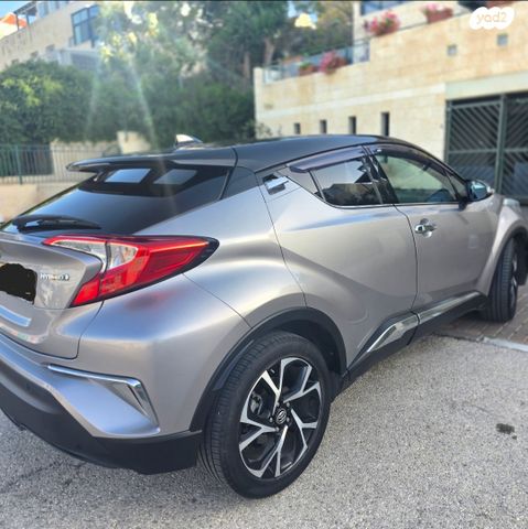 מודעת רכב טויוטה C-HR
