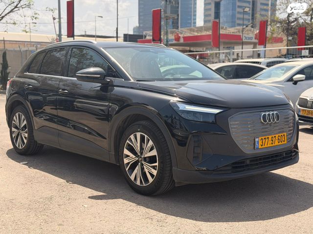 מודעת רכב אאודי Q4 e-tron