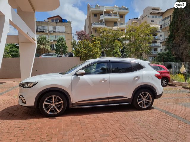 מודעת רכב אם ג'י EHS PHEV