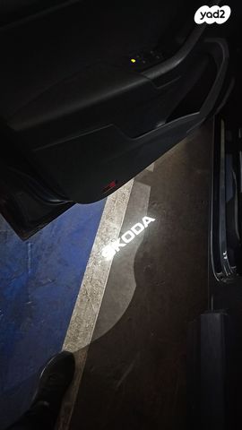 מודעת רכב סקודה קארוק