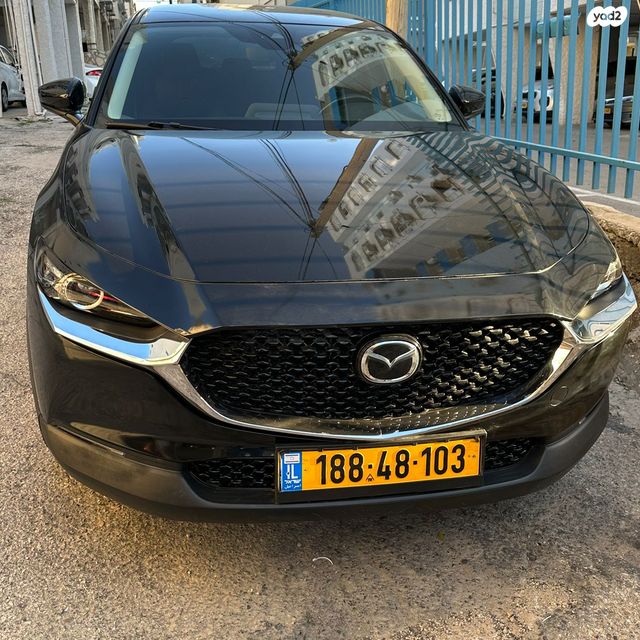 מודעת רכב מאזדה CX-30