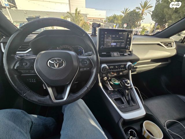 מודעת רכב טויוטה RAV4
