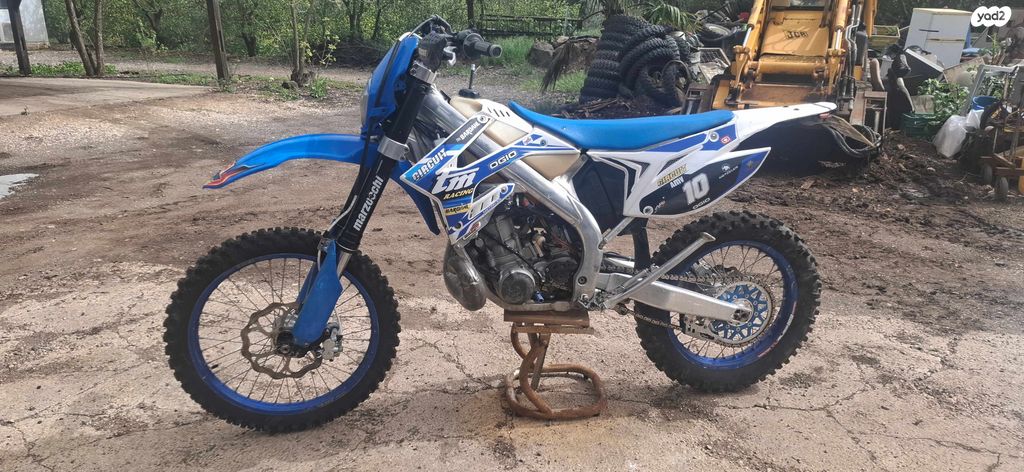 מודעת רכב TM Racing EN 300