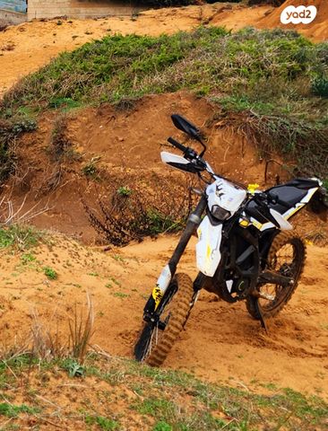 מודעת רכב סורון ULTRA BEE T