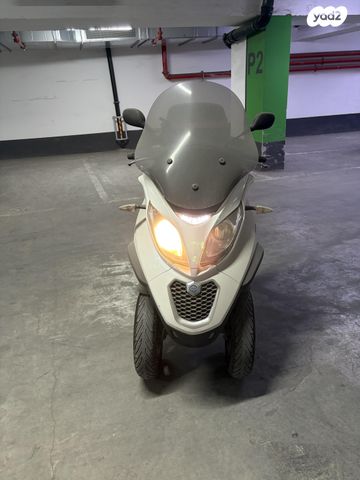 מודעת רכב פיאג'ו MP3 300