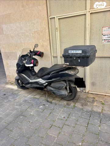 מודעת רכב קימקו דאון-טאון 350