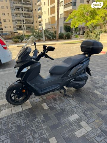 מודעת רכב סאן יאנג ג'וי-מקס Z-250