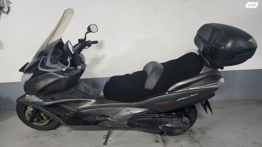 מודעת רכב הונדה סילבר-ווינג 600