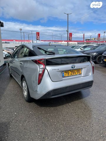 מודעת רכב טויוטה פריוס 1