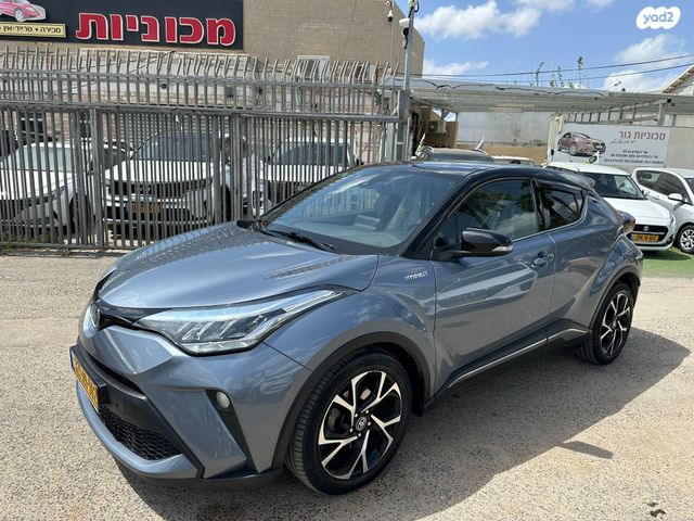 מודעת רכב טויוטה C-HR