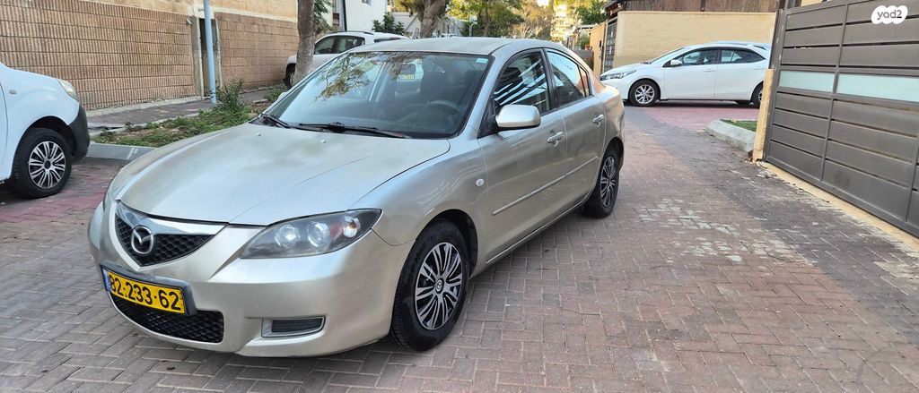 מודעת רכב מאזדה 3