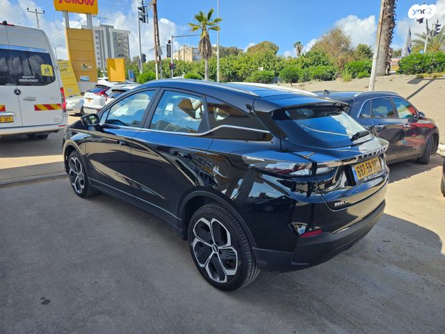 מודעת רכב ג׳ילי Geometry C