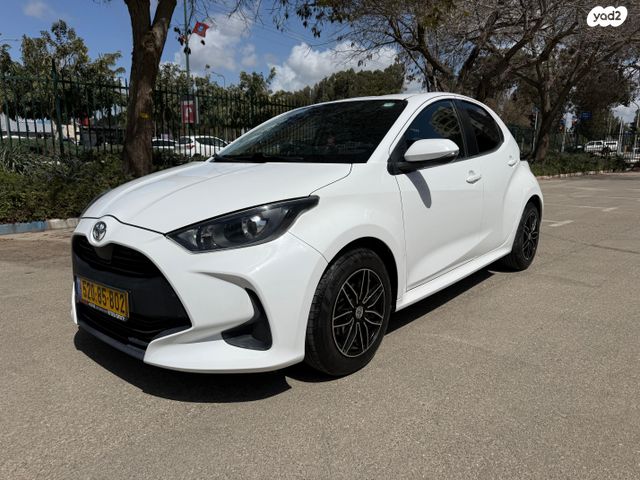 מודעת רכב טויוטה יאריס 1