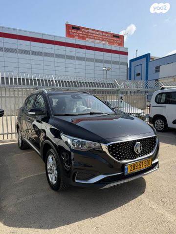 מודעת רכב אם ג'י ZS