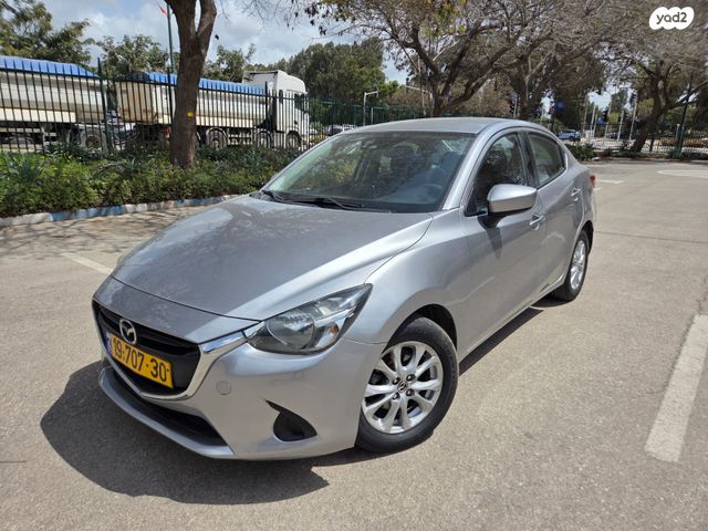 מודעת רכב מאזדה 2