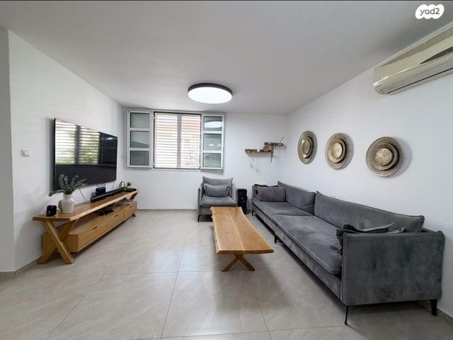 דרך ירושלים 24