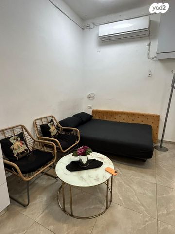 טשרניחובסקי 6