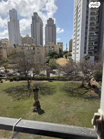 ליאון רייך 6