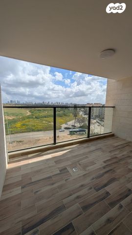 לאה גולדברג 6