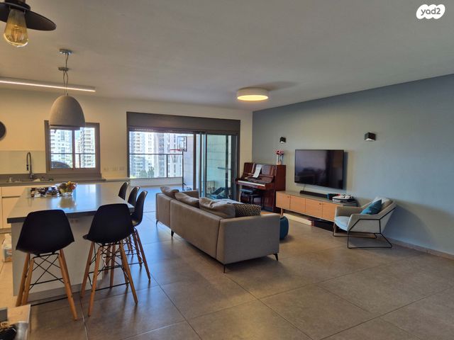 גולדה מאיר 2