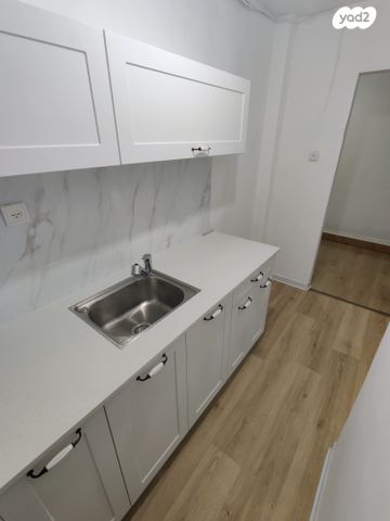 רחבעם זאבי 22