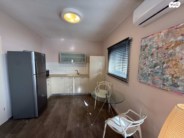 אוסטרובסקי 11