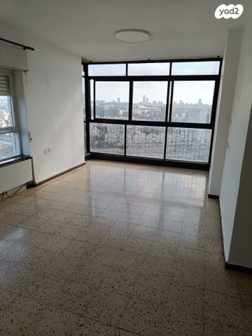 הרב עוזיאל 107