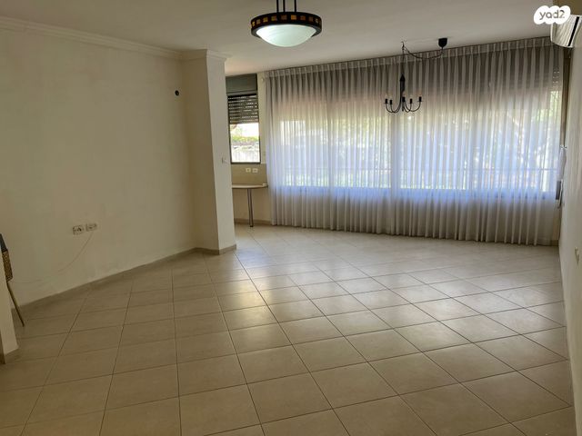 שדרות הרב לוין 38