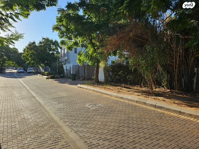 מגרשים, שאר העיר, מזכרת בתיה