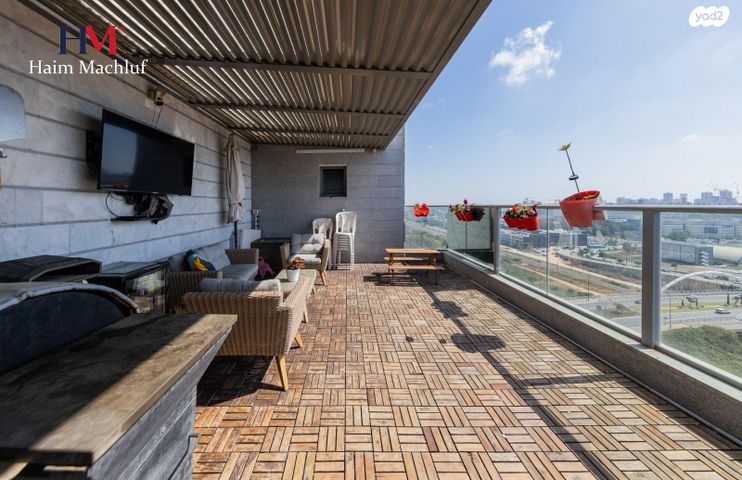 שדרות טום לנטוס 71