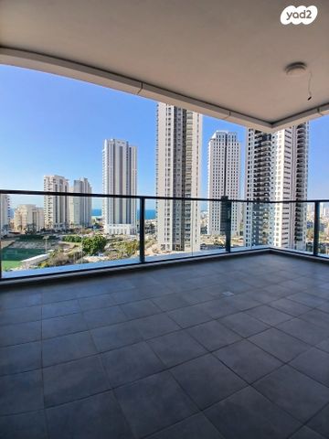 מודעת נכס, אמנון ליפקין שחק, נתניה