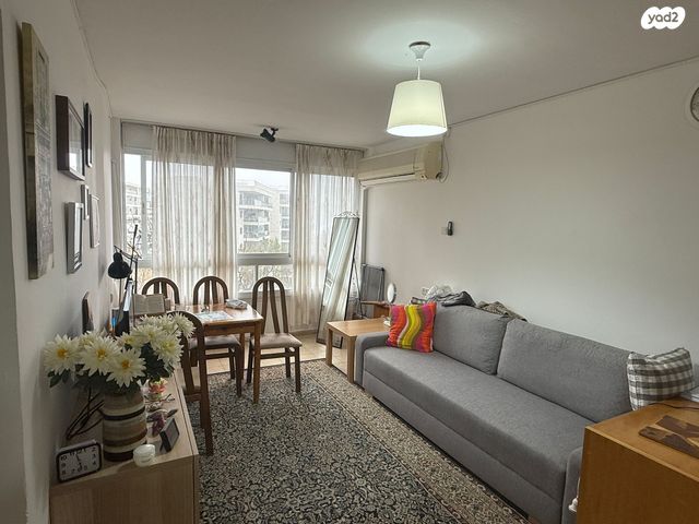 יהודה בורלא 30