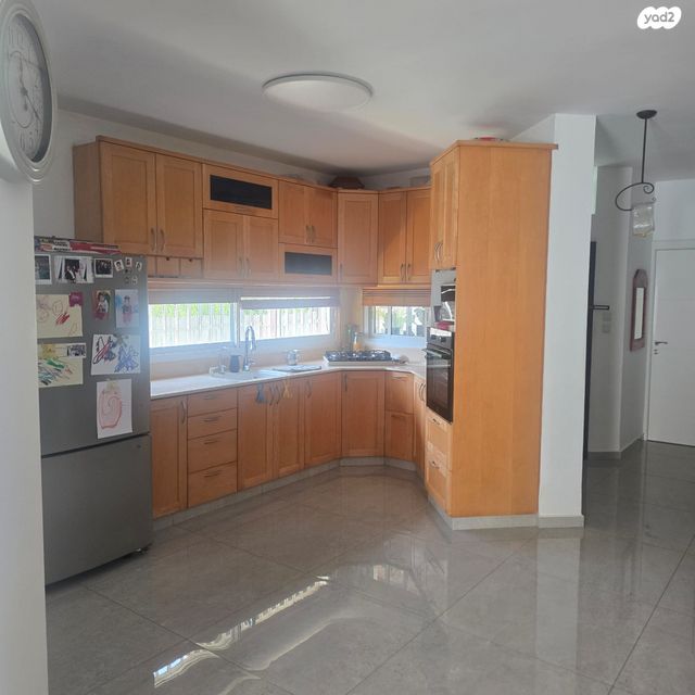 שדה עוזיהו 1