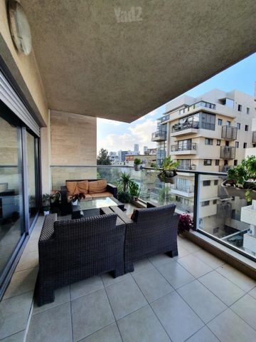 דירה למכירה בתל אביב יפו (תיווך) — 2