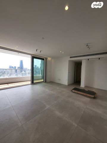 ארלוזורוב 84