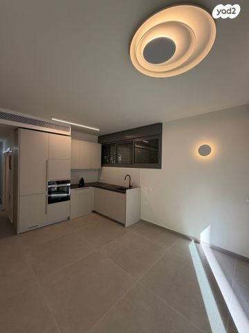 מודעת נכס, הצפון החדש - כיכר המדינה, תל אביב יפו