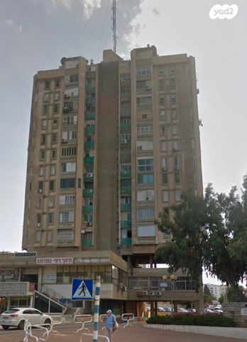 חנויות/ שטח מסחרי