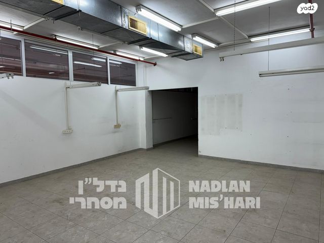 אזור תעשיה ב