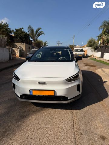 מודעת רכב ג׳ילי Geometry C