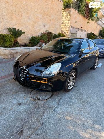 מודעת רכב אלפא רומיאו ג'ולייטה