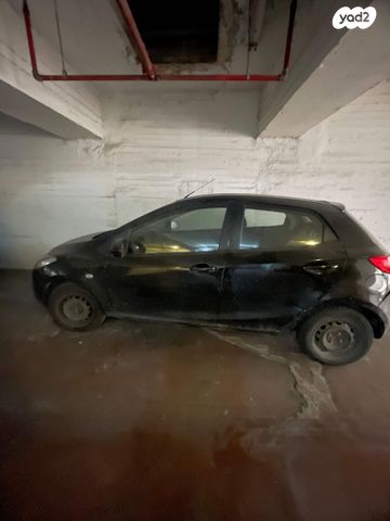 מודעת רכב מאזדה 2
