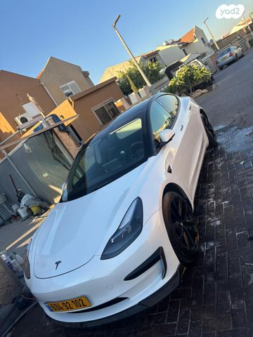 מודעת רכב טסלה מודל 3