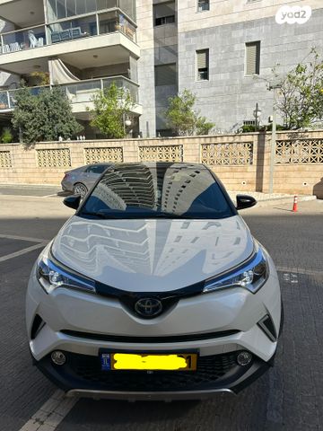 מודעת רכב טויוטה C-HR