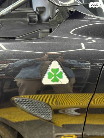 מודעת רכב אלפא רומיאו ג'וליה