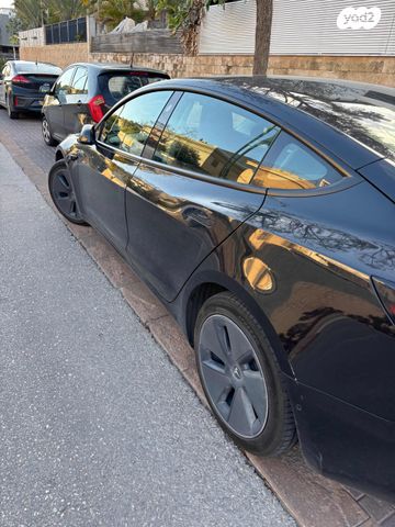 מודעת רכב טסלה מודל 3