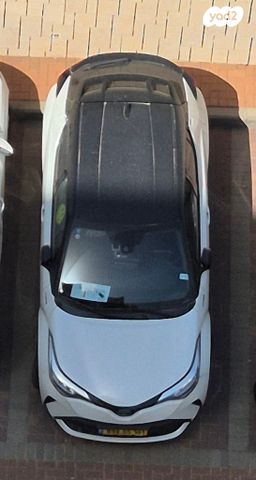 מודעת רכב טויוטה C-HR