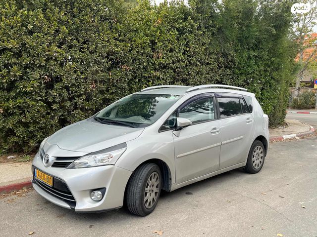 מודעת רכב טויוטה ורסו