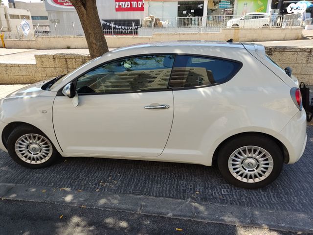 מודעת רכב אלפא רומיאו מיטו